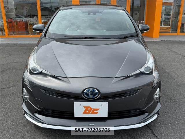 Toyota PRIUS 2017-09 7619258-8