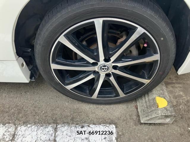 Toyota PRIUS 2012-04 7619331-10