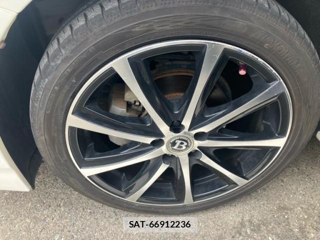 Toyota PRIUS 2012-04 7619331-11