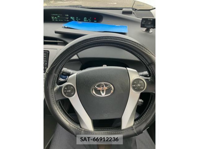 Toyota PRIUS 2012-04 7619331-14