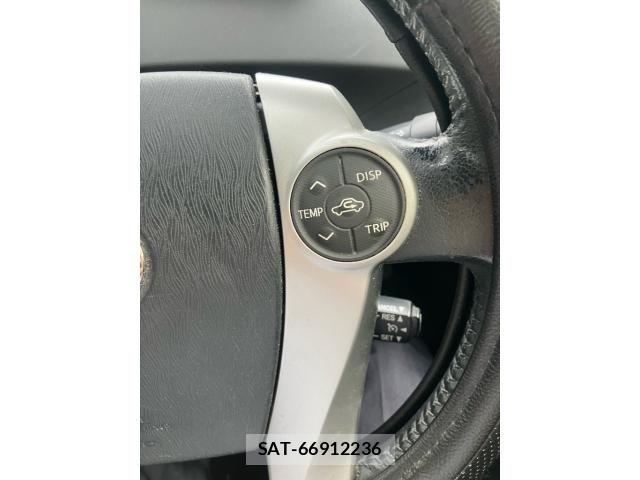 Toyota PRIUS 2012-04 7619331-16