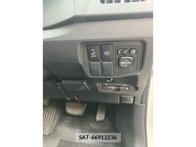 Toyota PRIUS 2012-04 7619331-17