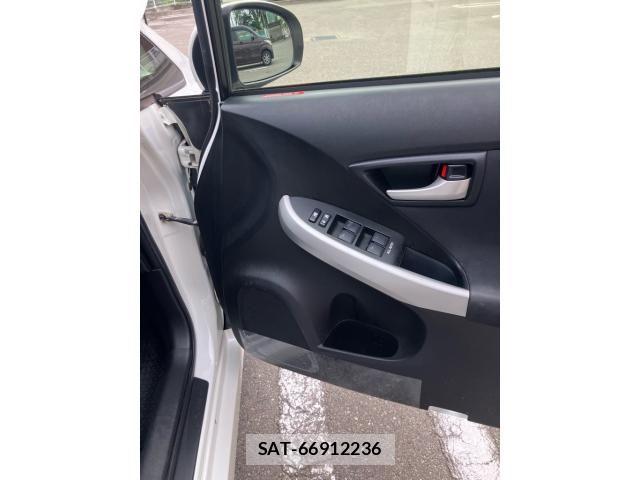 Toyota PRIUS 2012-04 7619331-18
