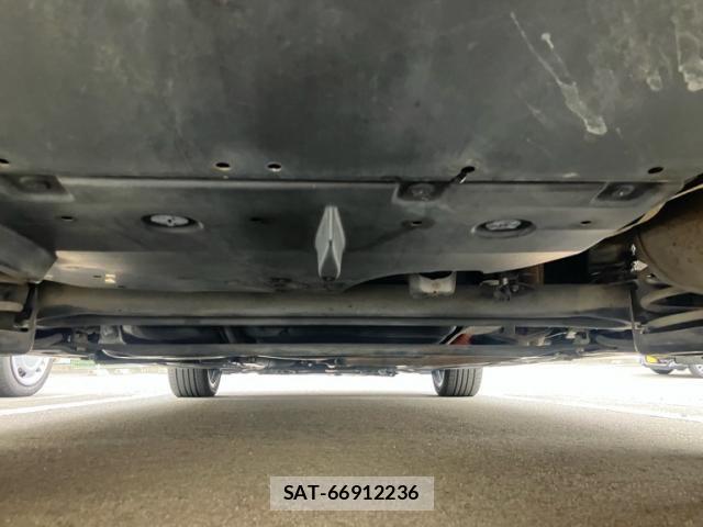 Toyota PRIUS 2012-04 7619331-27
