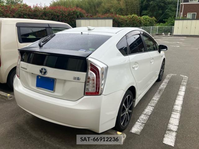 Toyota PRIUS 2012-04 7619331-4