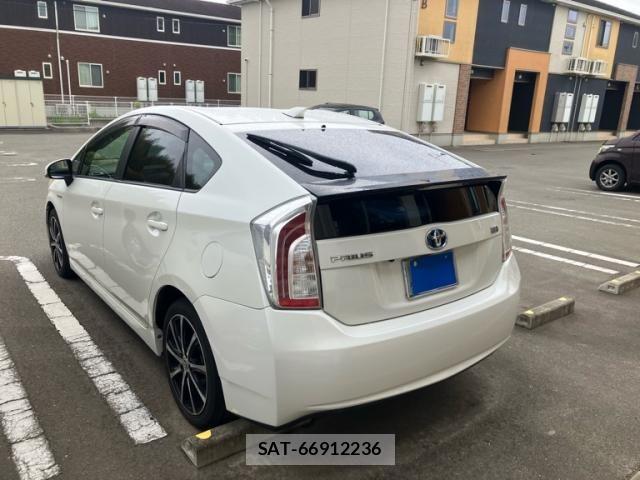 Toyota PRIUS 2012-04 7619331-5