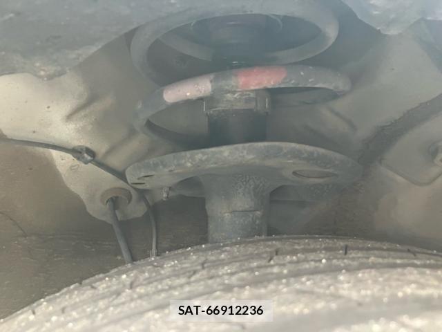 Toyota PRIUS 2012-04 7619331-7
