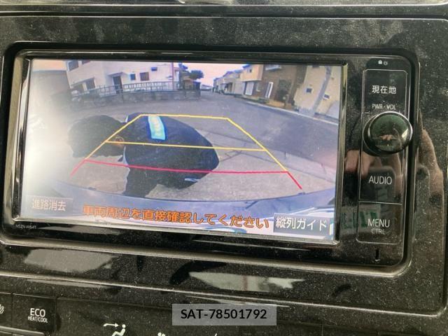 Toyota PRIUS 2016-02 7619303-15