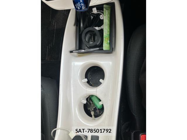 Toyota PRIUS 2016-02 7619303-18