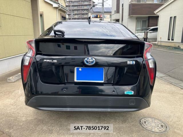 Toyota PRIUS 2016-02 7619303-3