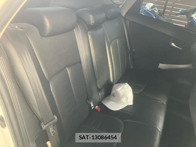 Toyota PRIUS 2013-04 7619317-12