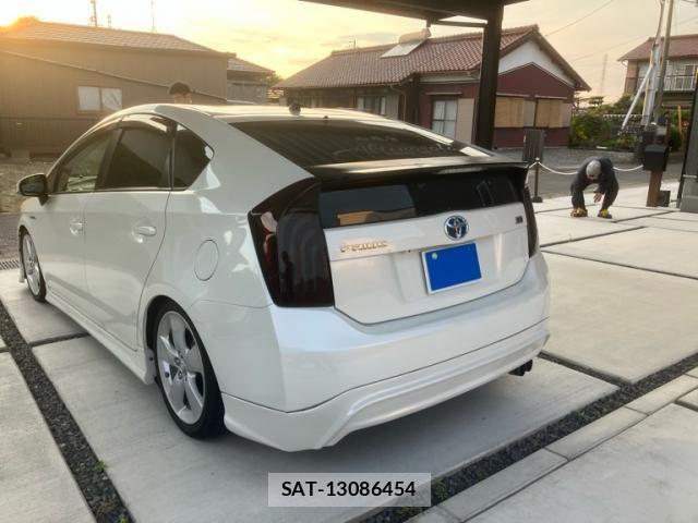 Toyota PRIUS 2013-04 7619317-4