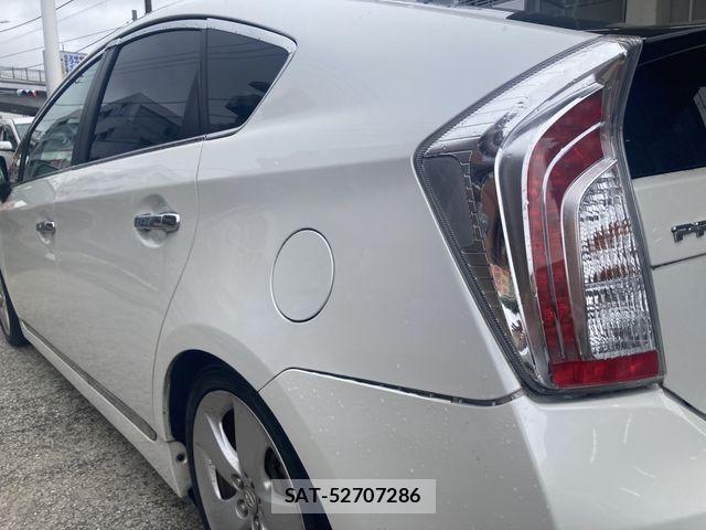 Toyota PRIUS 2011-10 7619319-12