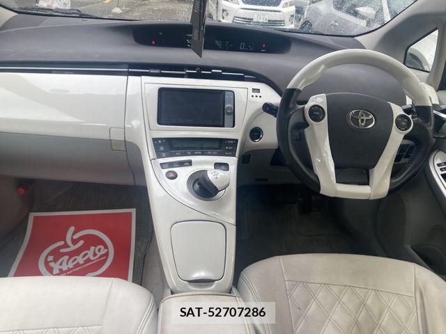 Toyota PRIUS 2011-10 7619319-1