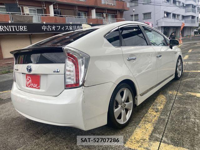 Toyota PRIUS 2011-10 7619319-2
