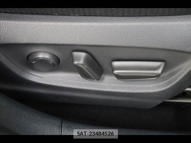 Toyota PRIUS 2019-03 7619264-7