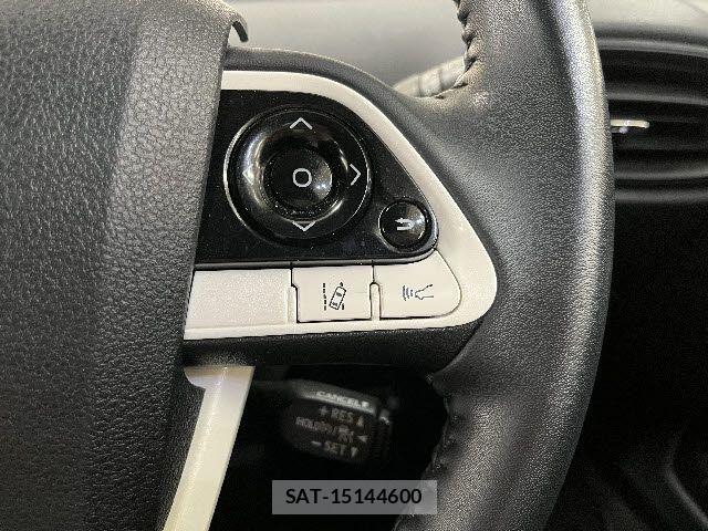Toyota PRIUS 2018-05 7619252-17