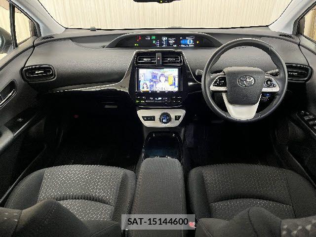 Toyota PRIUS 2018-05 7619252-1