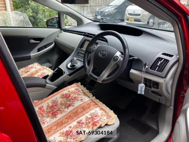 Toyota PRIUS 2011-08 7619329-10