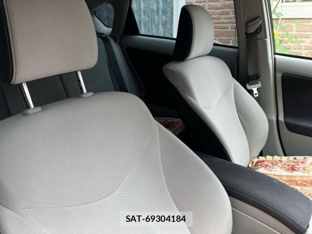 Toyota PRIUS 2011-08 7619329-11