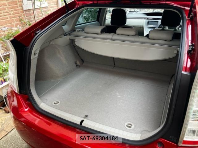 Toyota PRIUS 2011-08 7619329-15