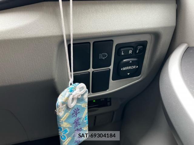 Toyota PRIUS 2011-08 7619329-17