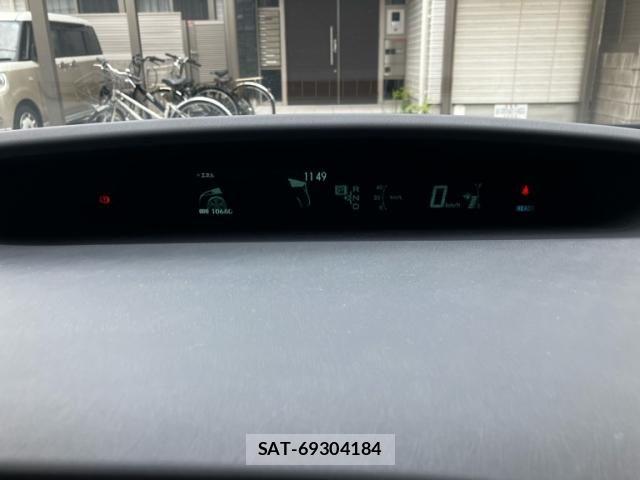 Toyota PRIUS 2011-08 7619329-18