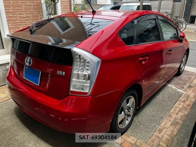 Toyota PRIUS 2011-08 7619329-2