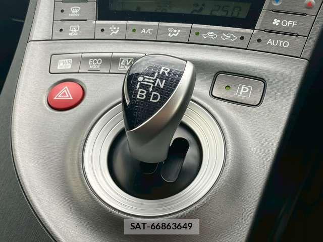 Toyota PRIUS 2014-09 7619295-9