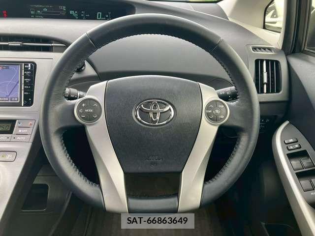 Toyota PRIUS 2014-09 7619295-13