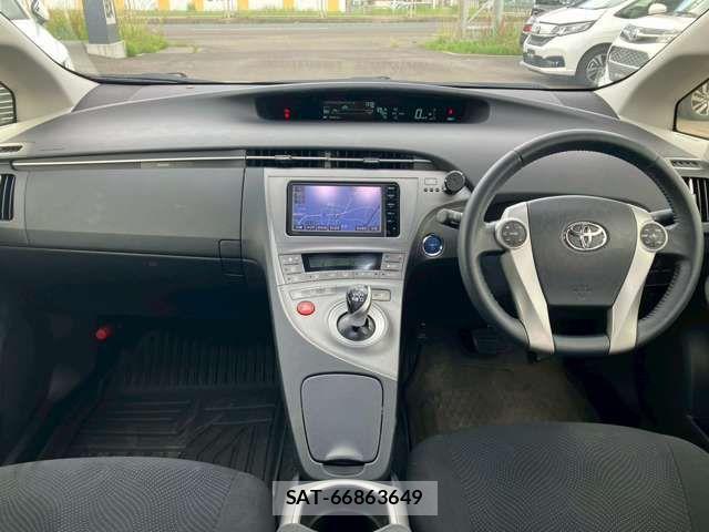 Toyota PRIUS 2014-09 7619295-14