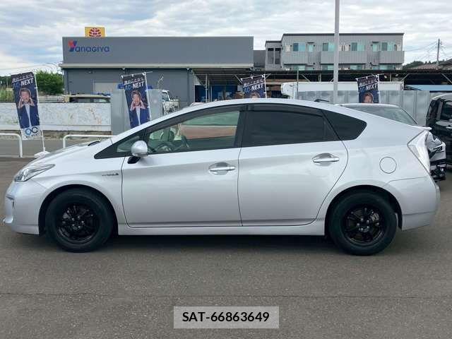 Toyota PRIUS 2014-09 7619295-17