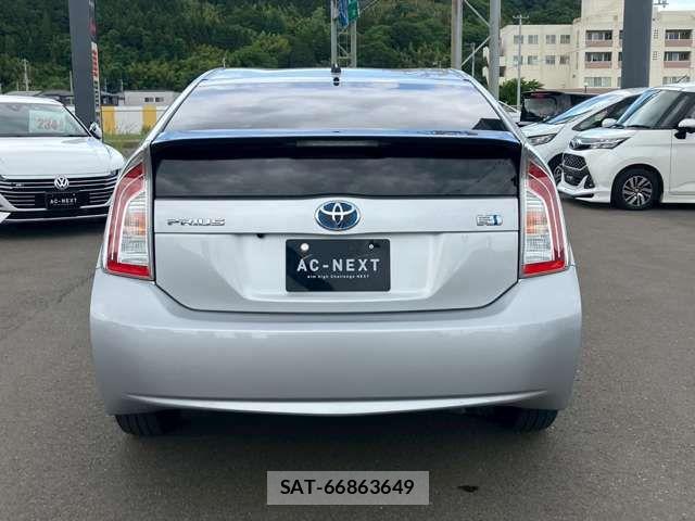 Toyota PRIUS 2014-09 7619295-18