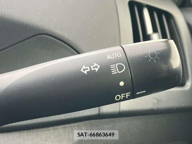 Toyota PRIUS 2014-09 7619295-8