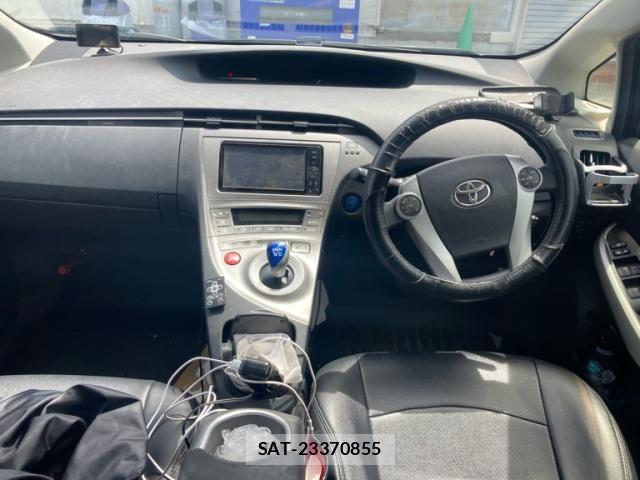 Toyota PRIUS 2012-04 7619345-10