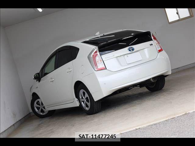 Toyota PRIUS 2015-03 7619296-10