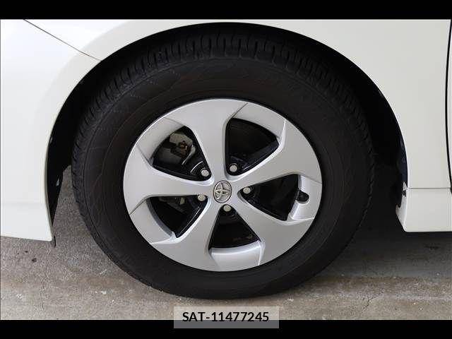 Toyota PRIUS 2015-03 7619296-13