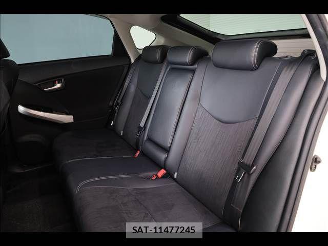 Toyota PRIUS 2015-03 7619296-18