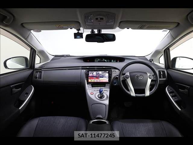 Toyota PRIUS 2015-03 7619296-2