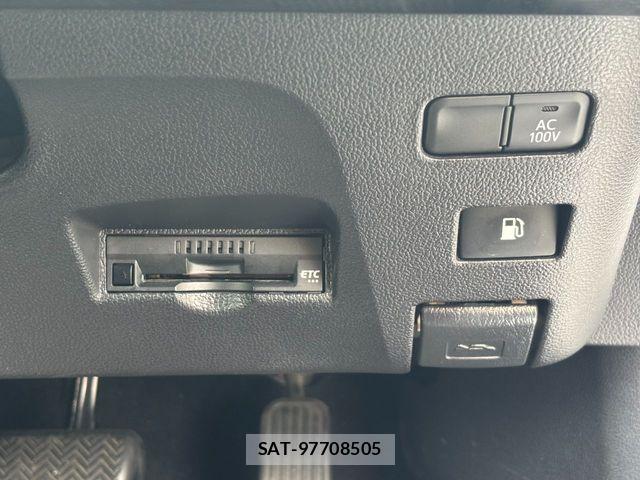 Toyota PRIUS 2022-06 7619247-9