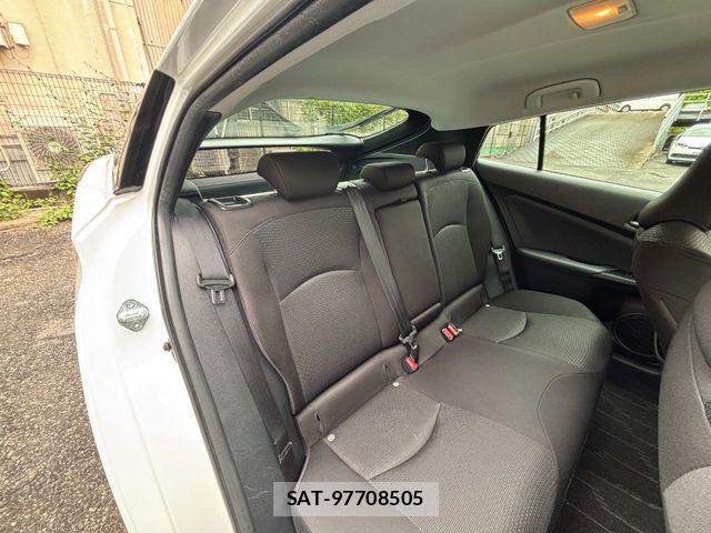Toyota PRIUS 2022-06 7619247-13
