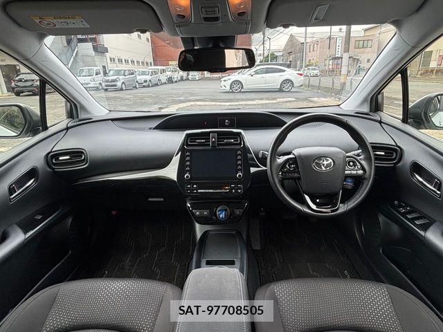 Toyota PRIUS 2022-06 7619247-1