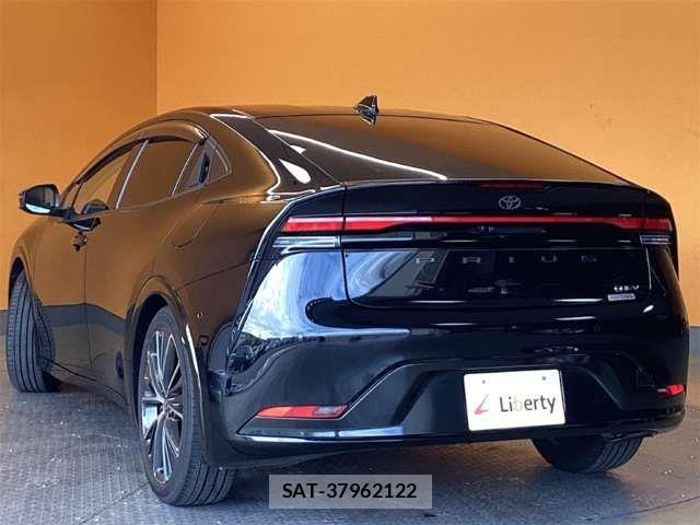 Toyota PRIUS 2024-12 7619215-13