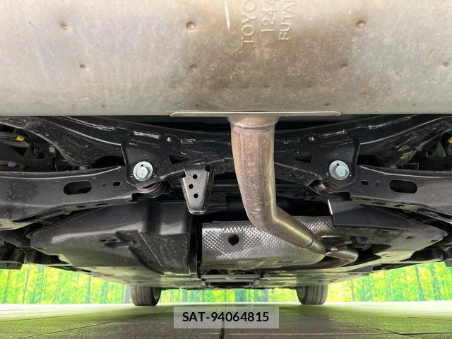 Toyota PRIUS 2023-06 7619208-18