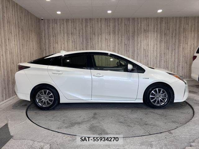Toyota PRIUS 2017-06 7619260-15