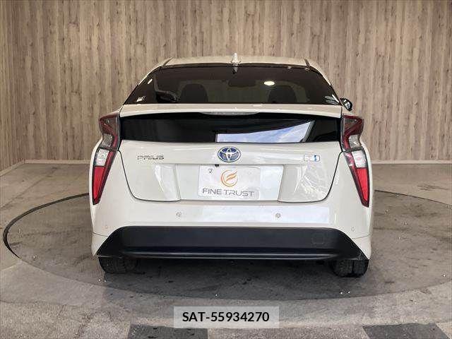 Toyota PRIUS 2017-06 7619260-17