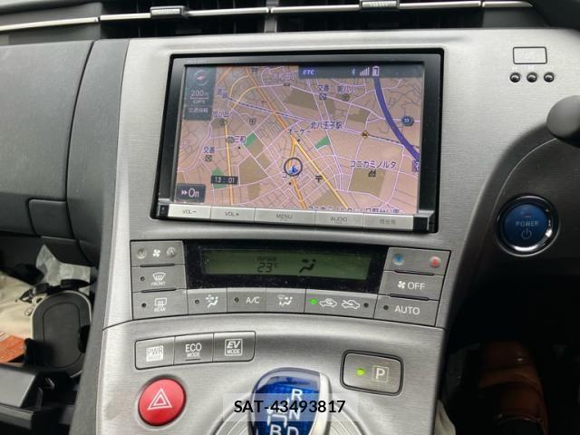 Toyota PRIUS 2015-07 7619316-15