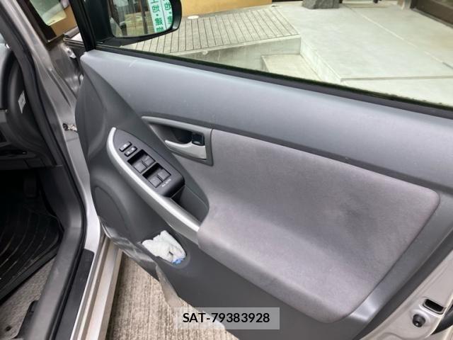 Toyota PRIUS 2011-06 7619328-10
