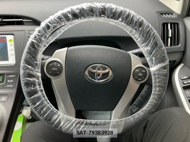 Toyota PRIUS 2011-06 7619328-12
