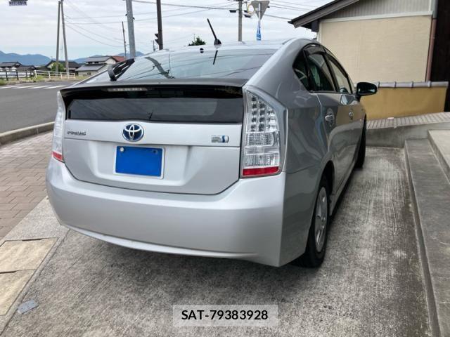 Toyota PRIUS 2011-06 7619328-2